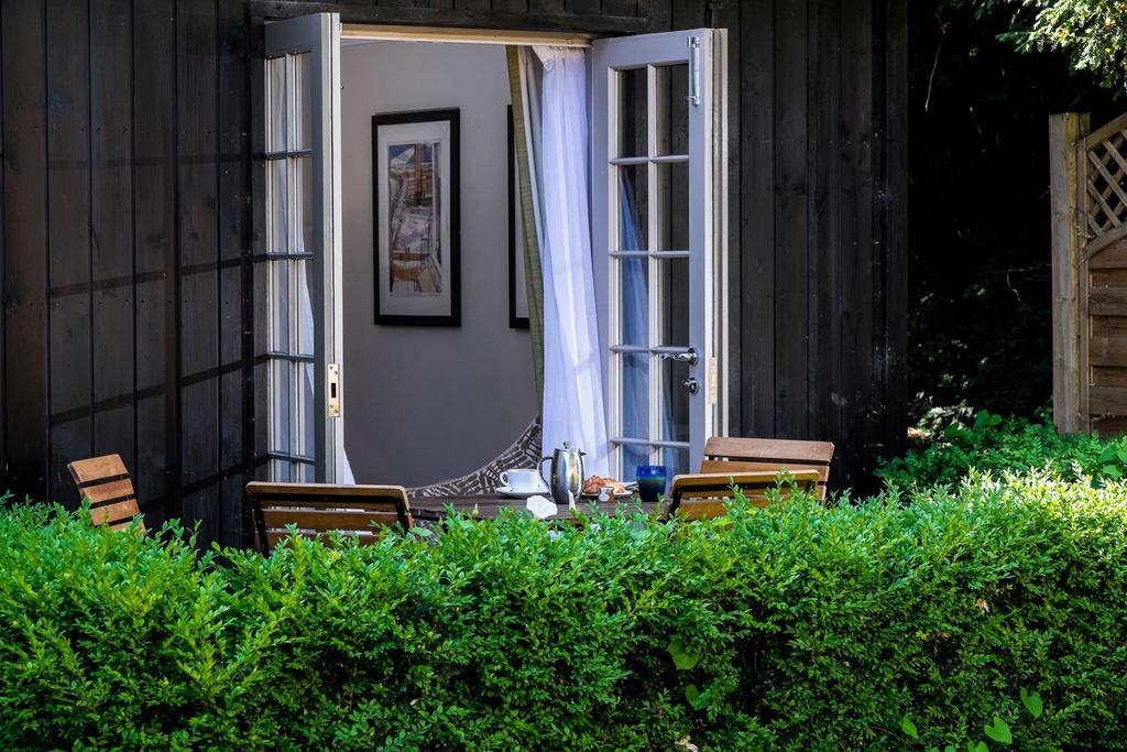 The Foley Hotel Claygate ภายนอก รูปภาพ
