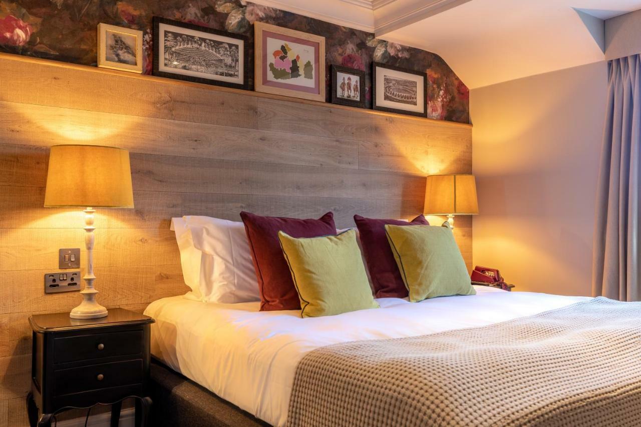 The Foley Hotel Claygate ภายนอก รูปภาพ