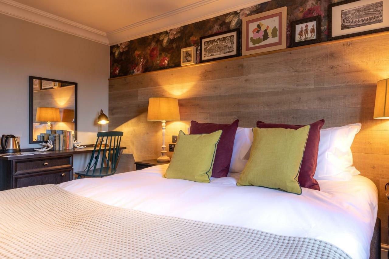 The Foley Hotel Claygate ภายนอก รูปภาพ