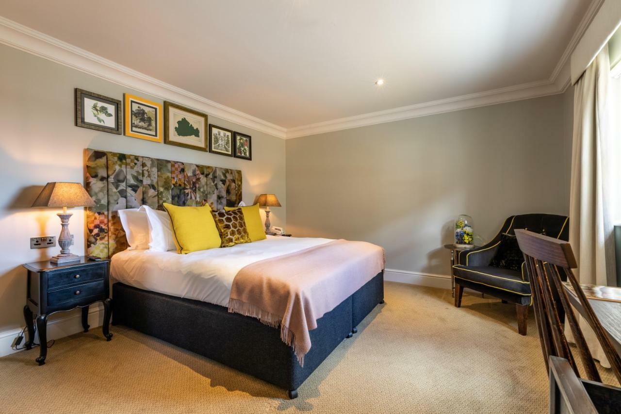 The Foley Hotel Claygate ภายนอก รูปภาพ