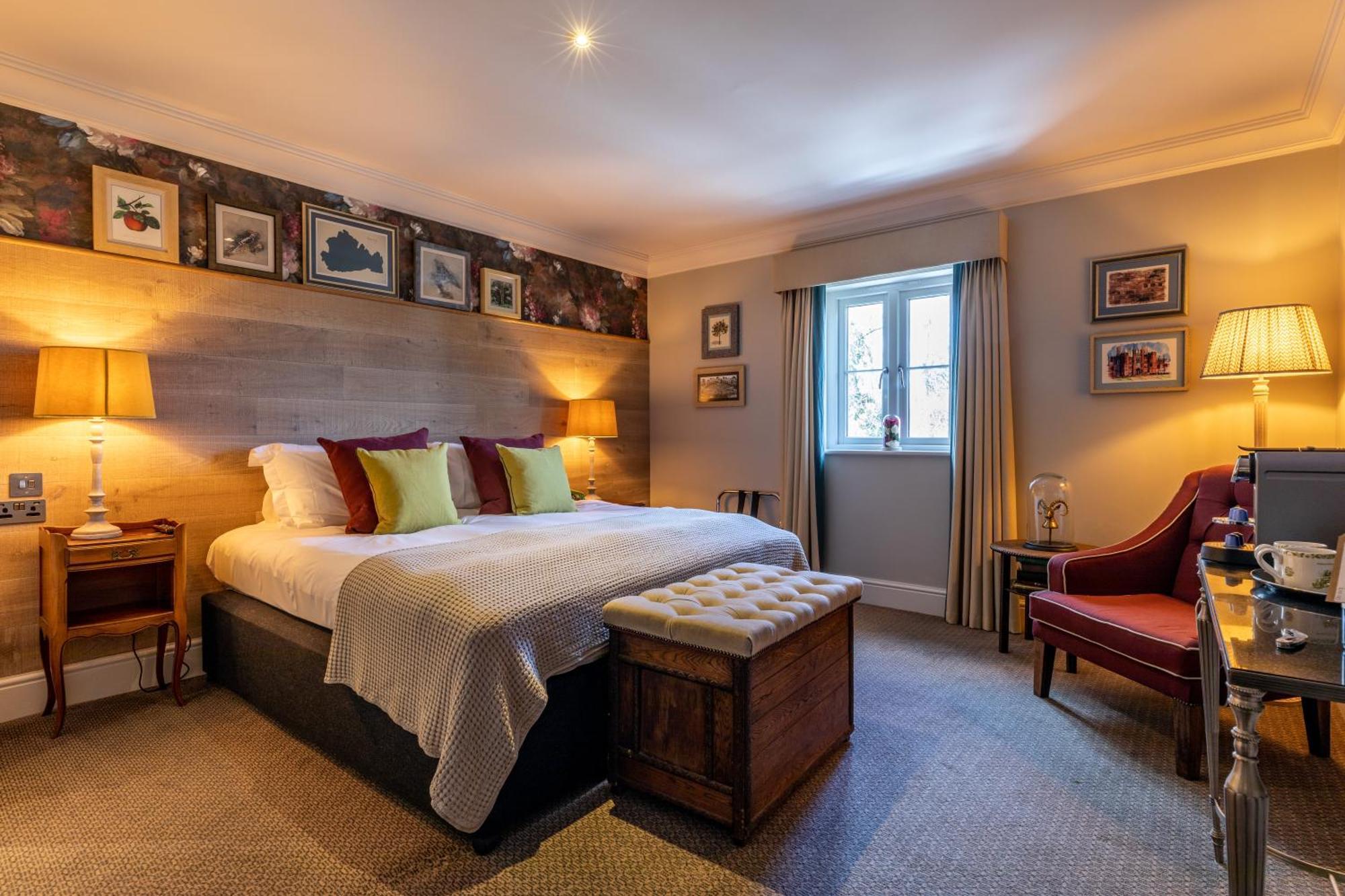 The Foley Hotel Claygate ภายนอก รูปภาพ
