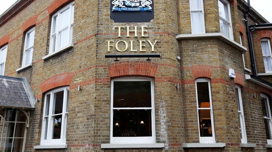 The Foley Hotel Claygate ภายนอก รูปภาพ