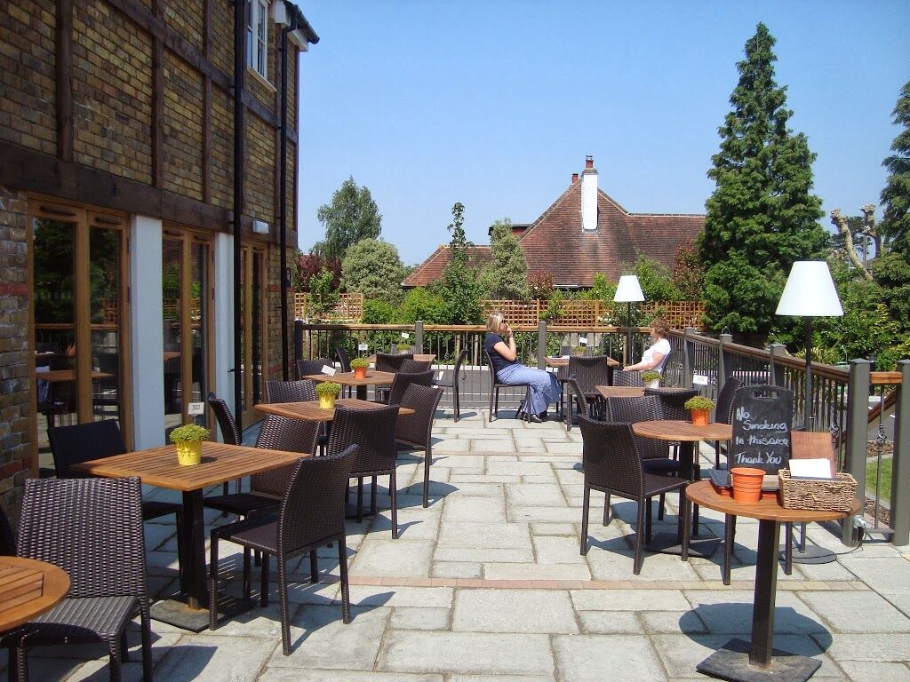 The Foley Hotel Claygate ภายนอก รูปภาพ